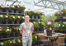 Erik Deckers of Braspenning & Co with the Rhododendron Hans Hachmann.